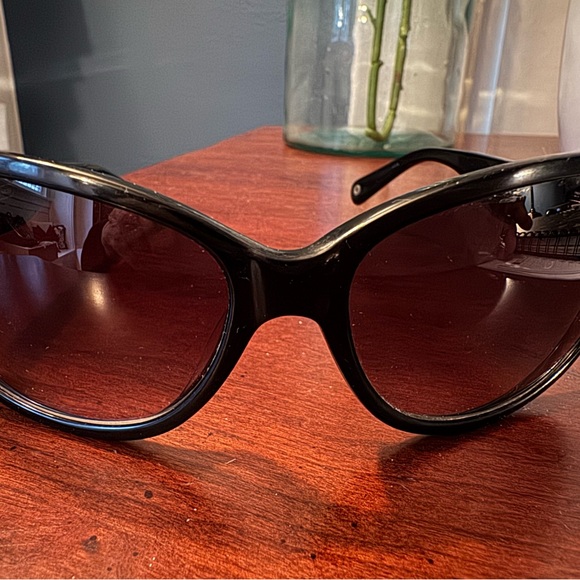 Black Women’s Coach Sunglasses - Picture 7 of 8